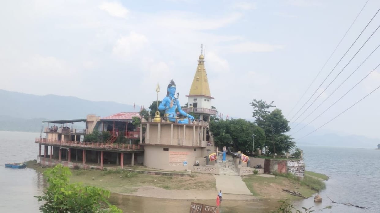 The water level of Gobind Sagar Lake increased, water reached Baba Garib Nath Temple