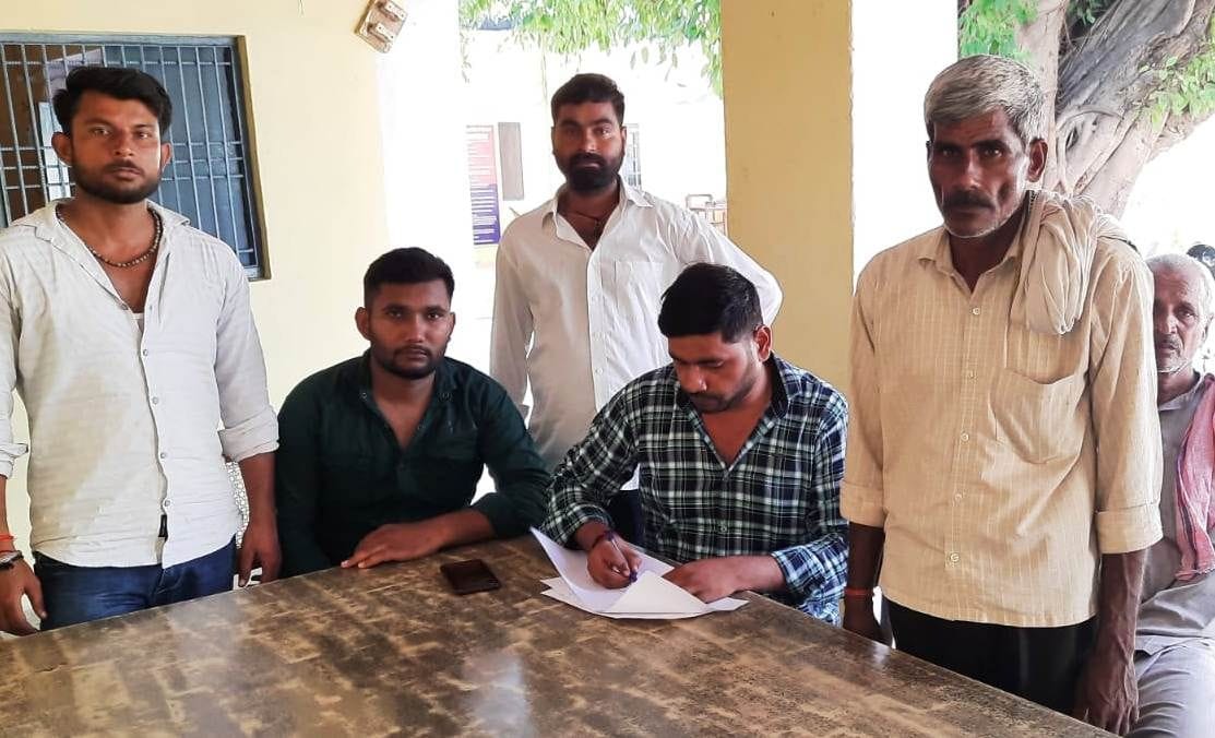 Hathras: Jewelry and cash worth lakhs of rupees stolen from three houses in village Susawali