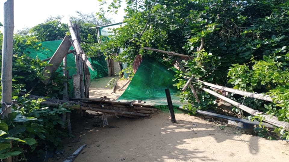 villagers vandalized the hut of woman naga sadhu over man murder case in mathura