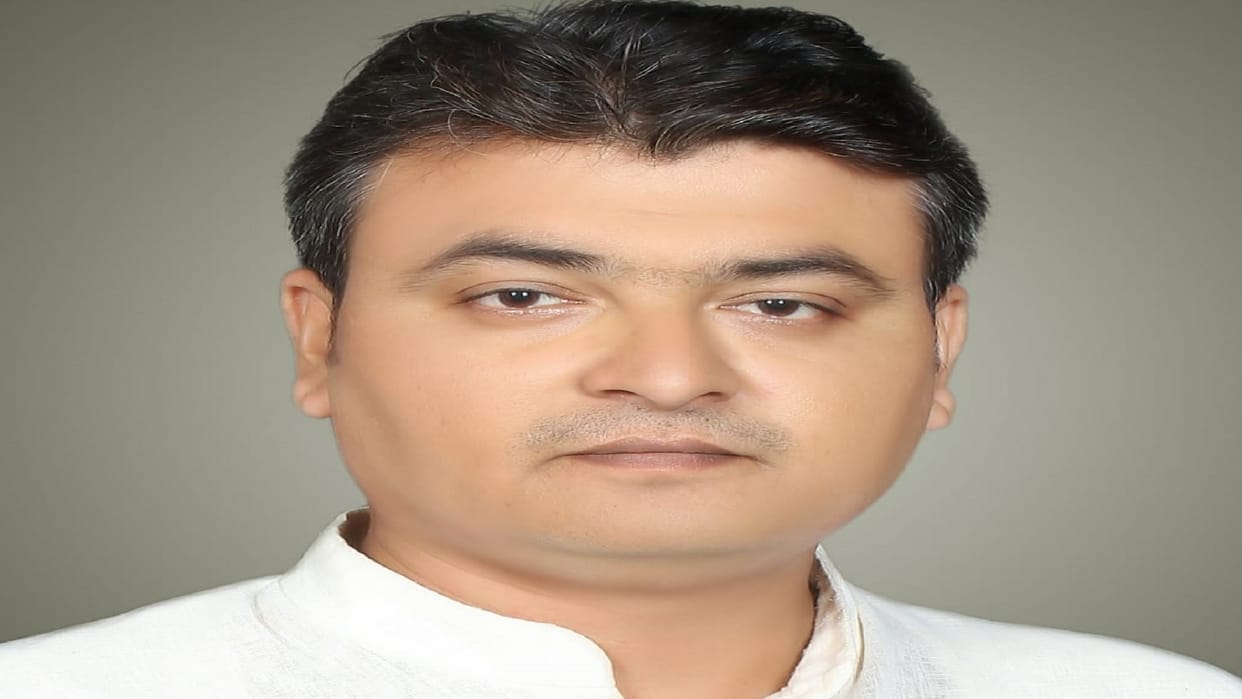 Fake message to SP leader  to get covid precaution dose said big fraud in covid vaccination