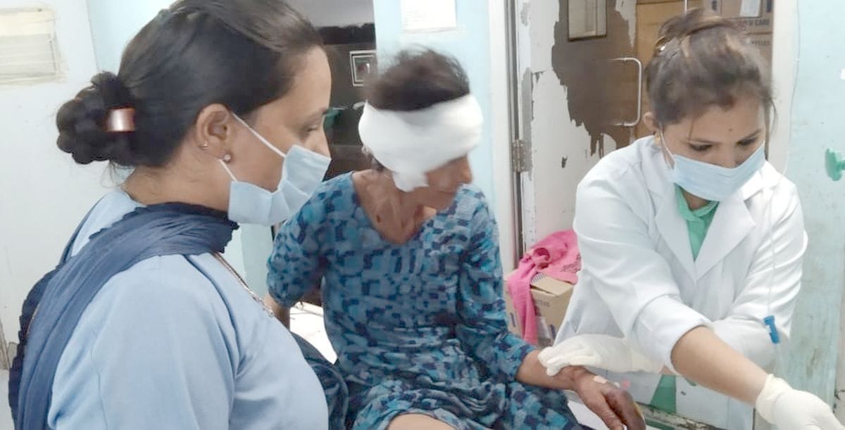 Bear attacked four women cutting grass in chamba himachal