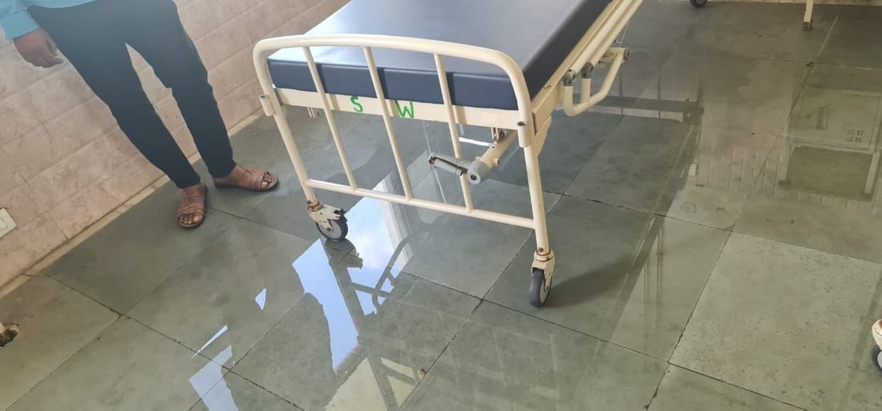 Water spread in surgical ward due to line leak