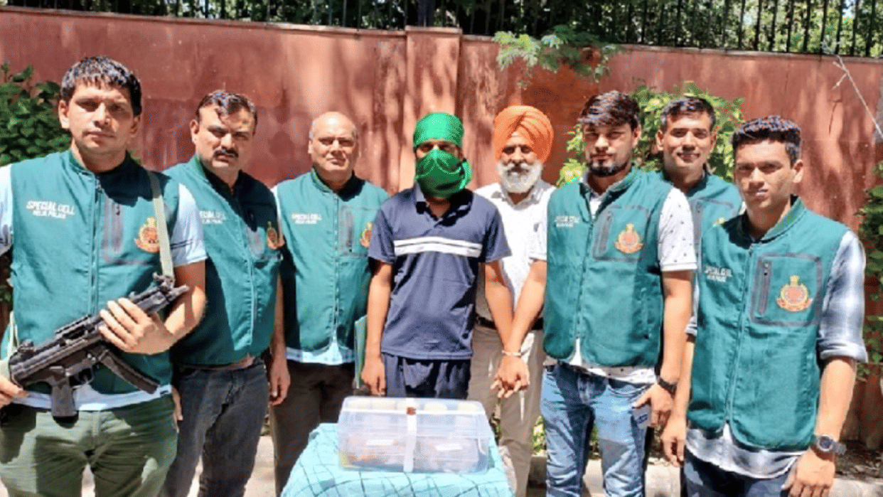 Delhi police arrested one more accused in Paharganj Loot Case Gold recovered