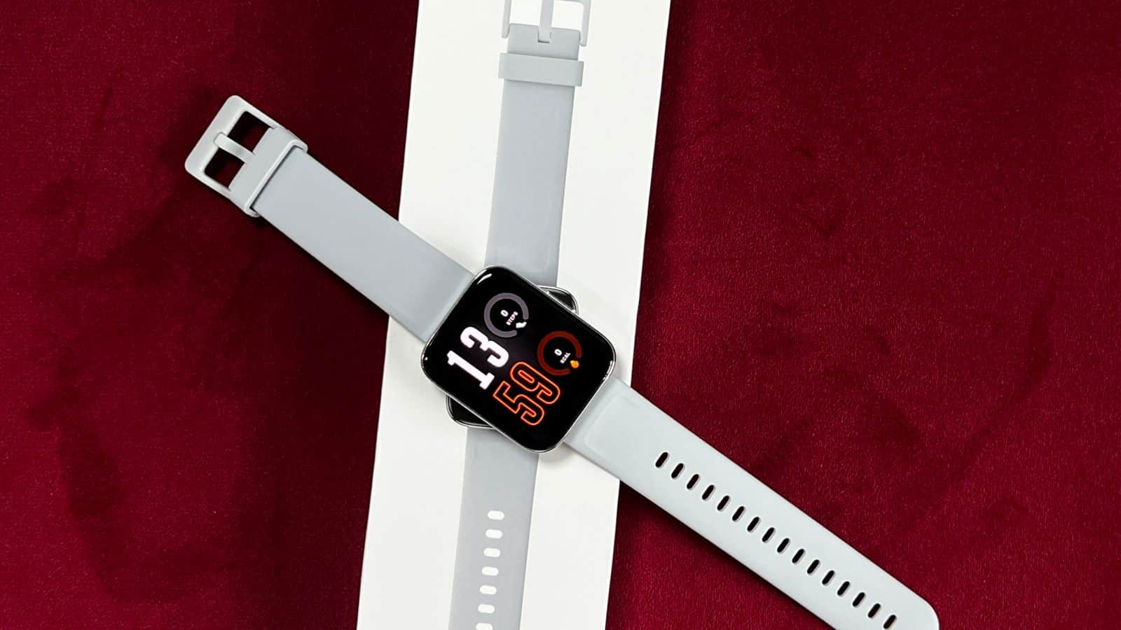 Mothers Day gift ideas this smartwatch is best to your mother it will help in tracking health