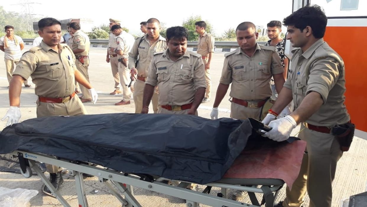 Road accident on Eastern Peripheral Expressway in Baghpat, truck crushed three people of same family