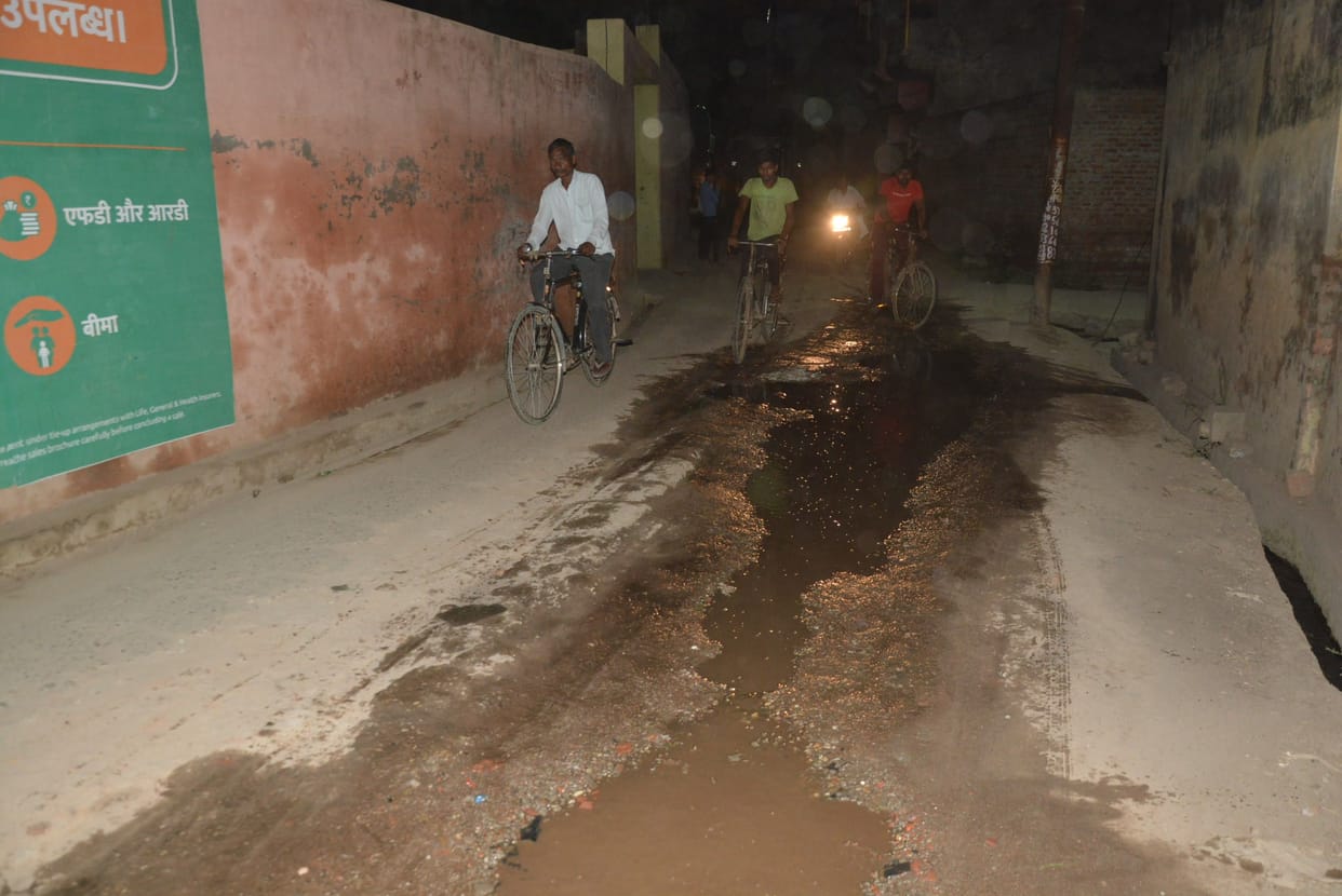 Piped leakage, pit itself pit, Shahabuddinpur road broke as soon as it was built