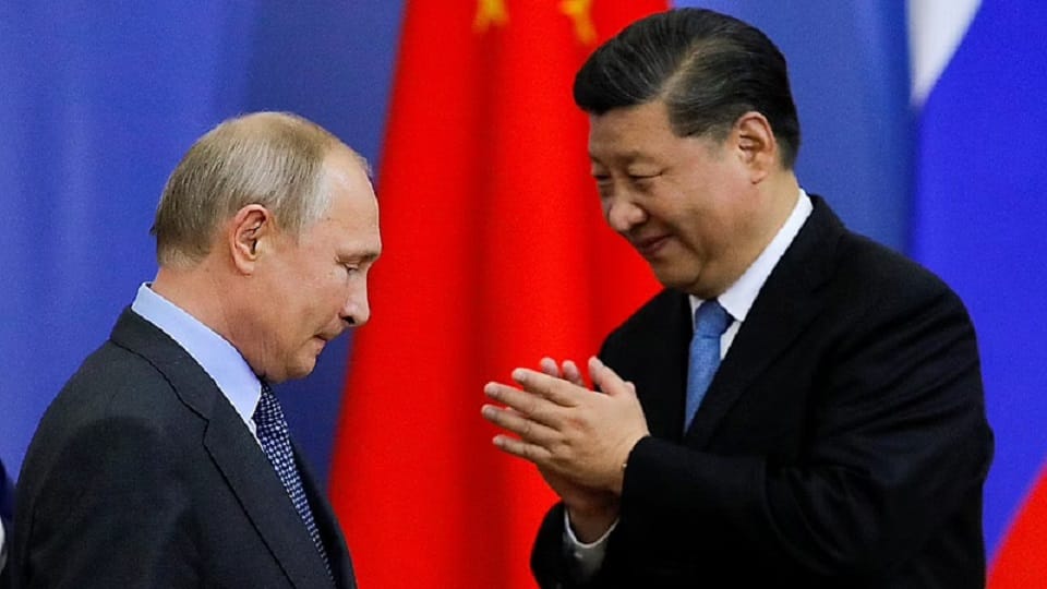 Vladimir Putin attends military exercises involving Chinese forces