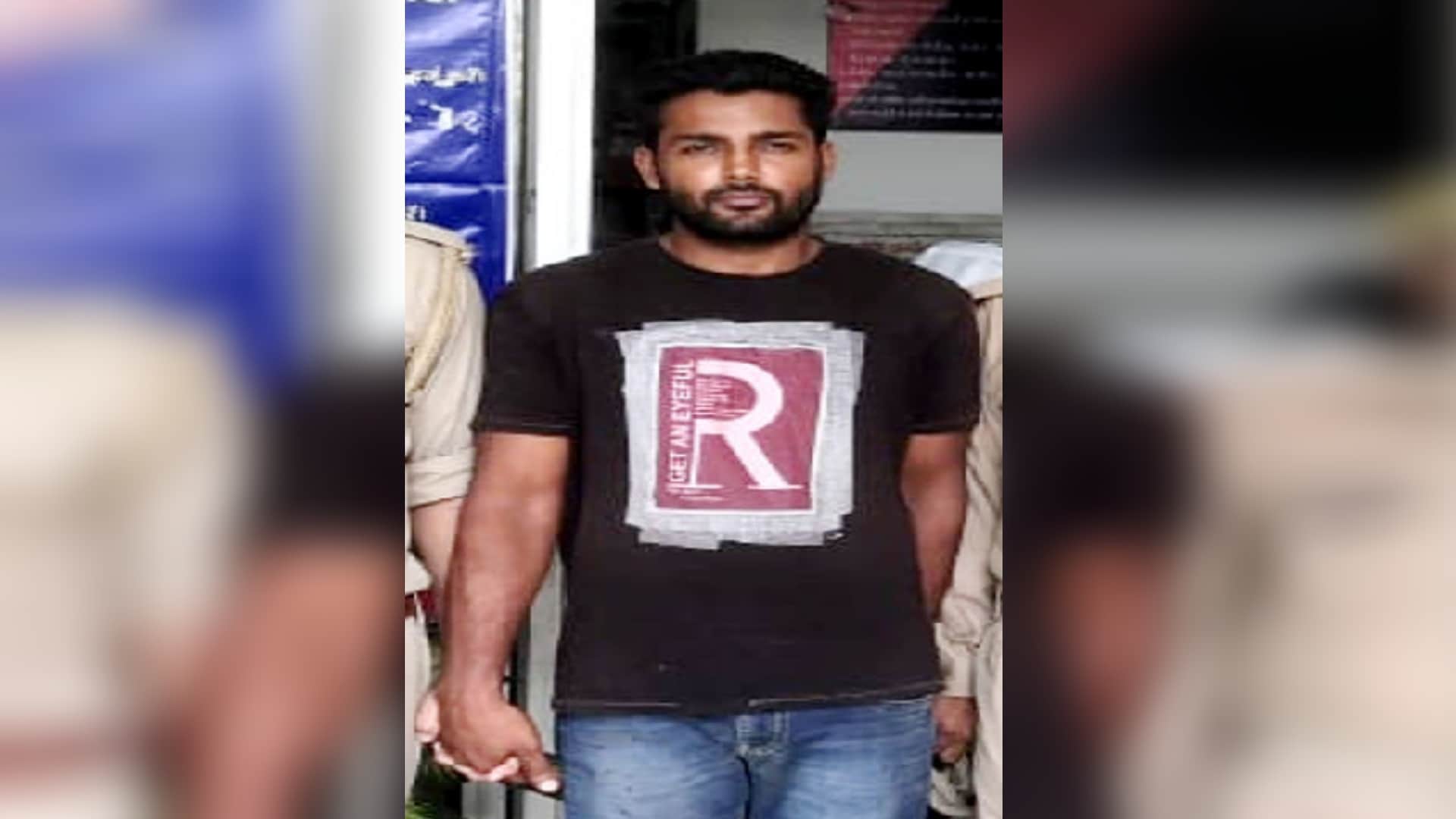 Man murder his wifs Boyfriend in Saharanpur after he saw both together in his house