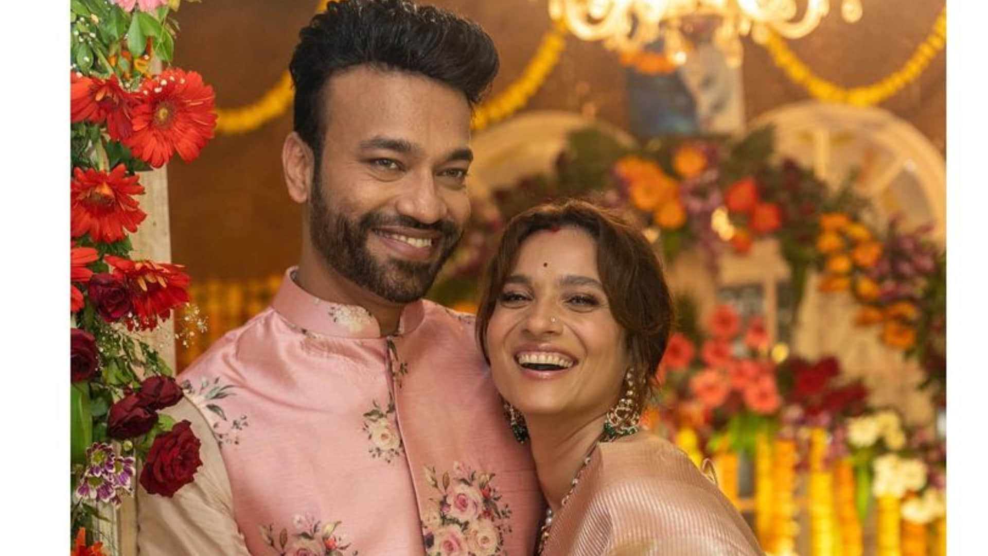 Ankita Lokhande Looks Beautiful In Pink Silk Saree With Vicky Jain For Ganesh Puja News in Hindi