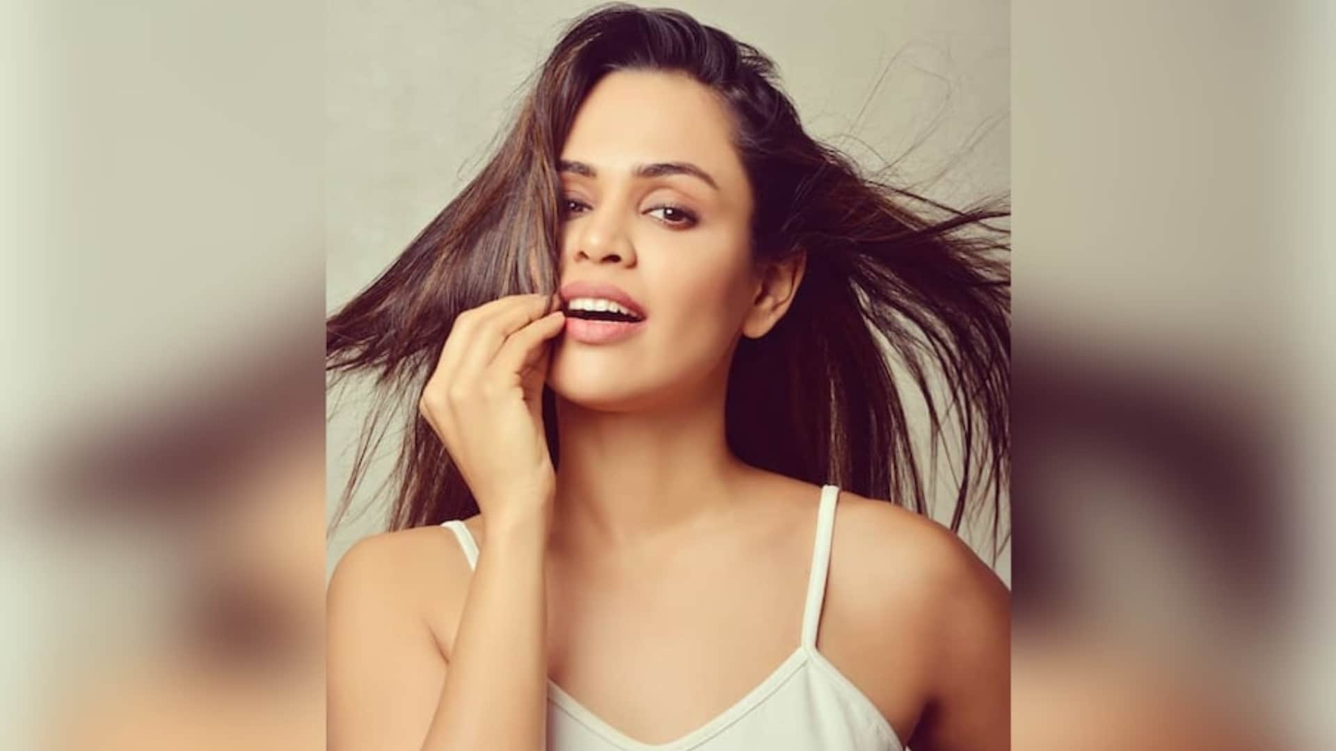 Paurashpur alt balaji adult web series actress ashmita bakshi reveals the truth behind intimate hot wax scene