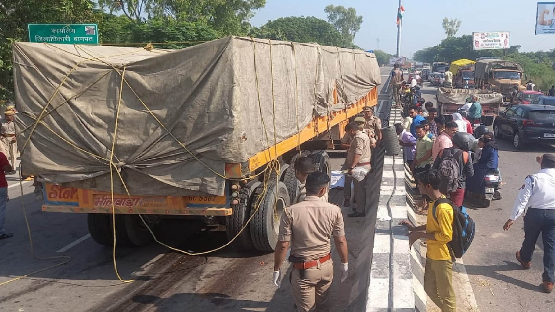 Mother and son have died in Road accident on Delhi-Saharanpur National Highway in Baghpat