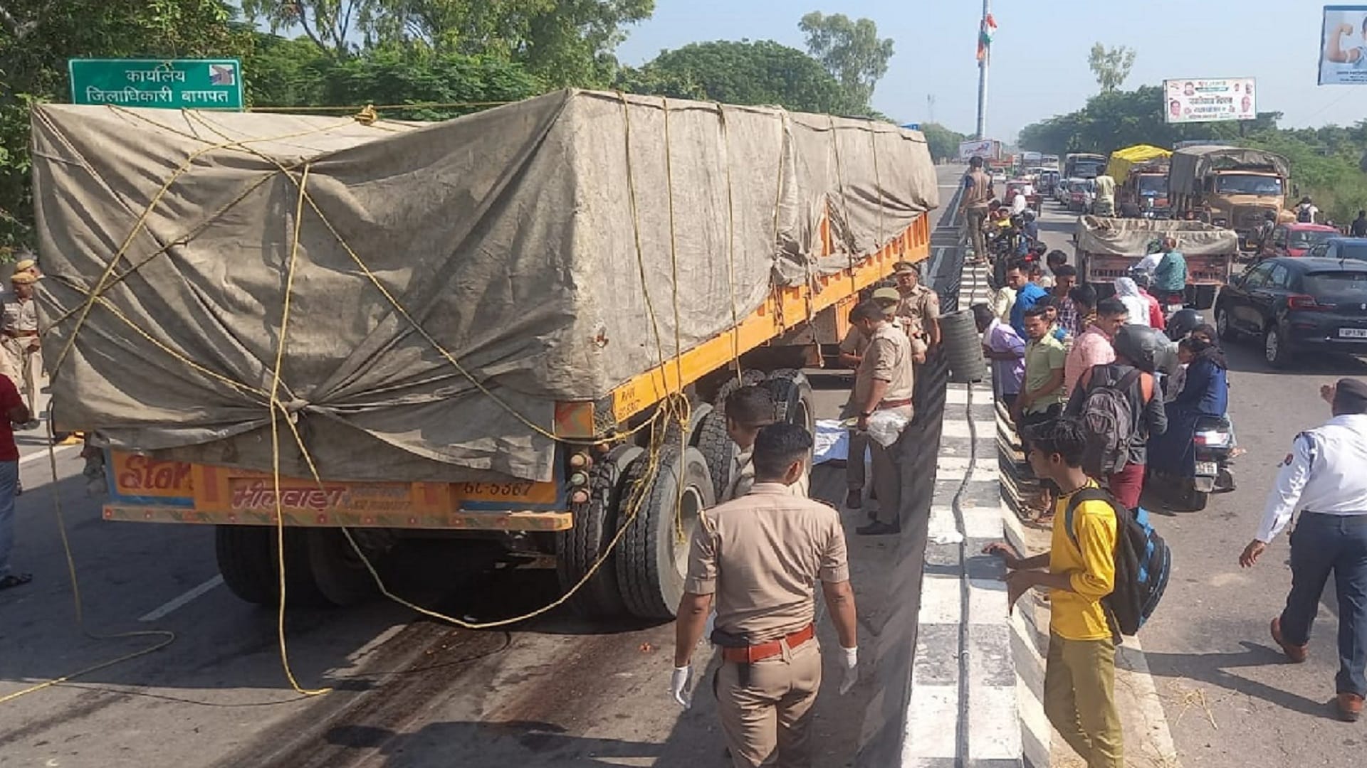 Mother and son have died in Road accident on Delhi-Saharanpur National Highway in Baghpat