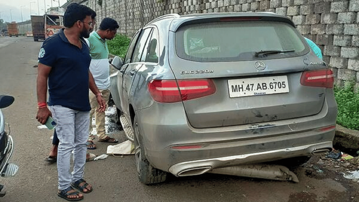 Cyrus Mistry News Mercedes-Benz India issues statement on accident probe of Mercedes GLC Car