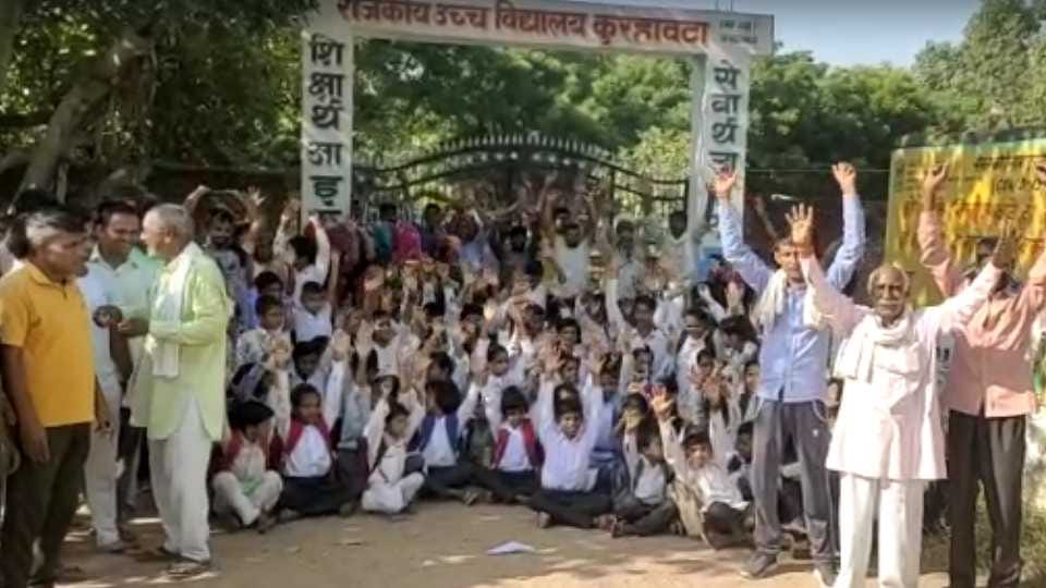Villagers lock the school gate in Mahendragarh of Haryana