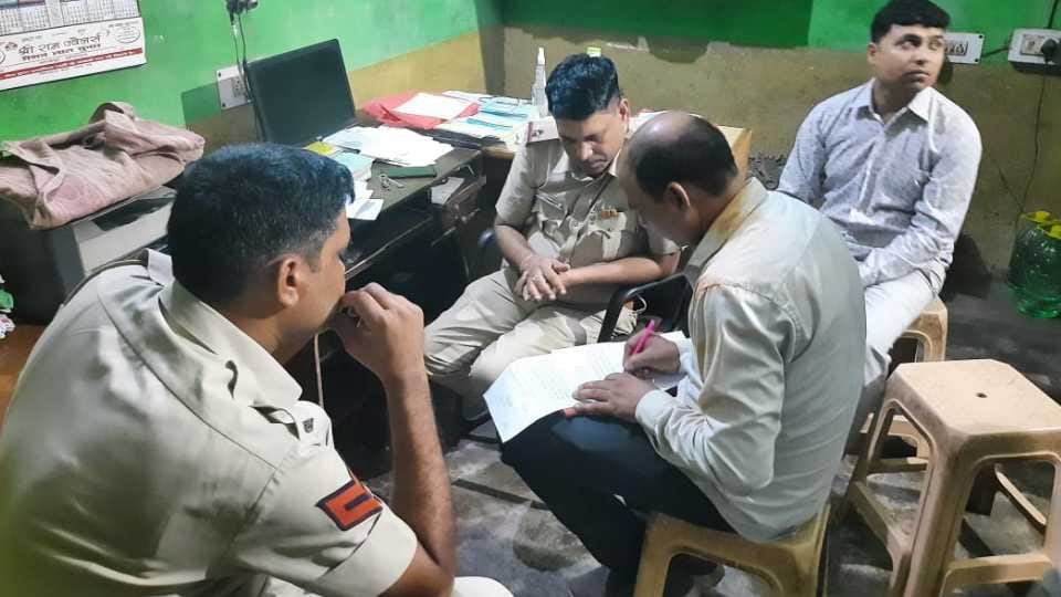 2.25 lakh rupees looted from bank friend in Sonipat of Haryana