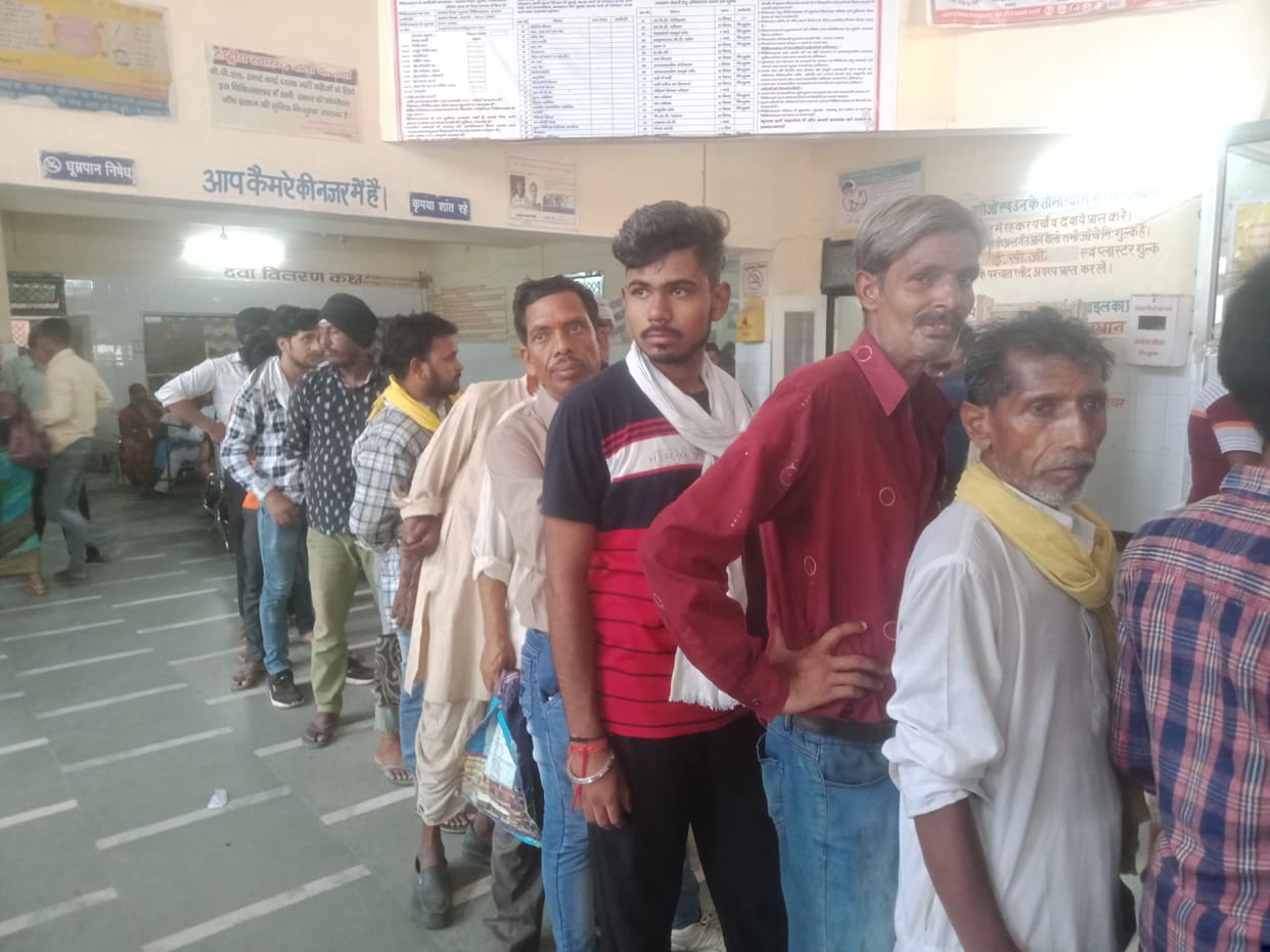 Hathras: Fear of dengue increasing due to falling platelets amidst the havoc of fever