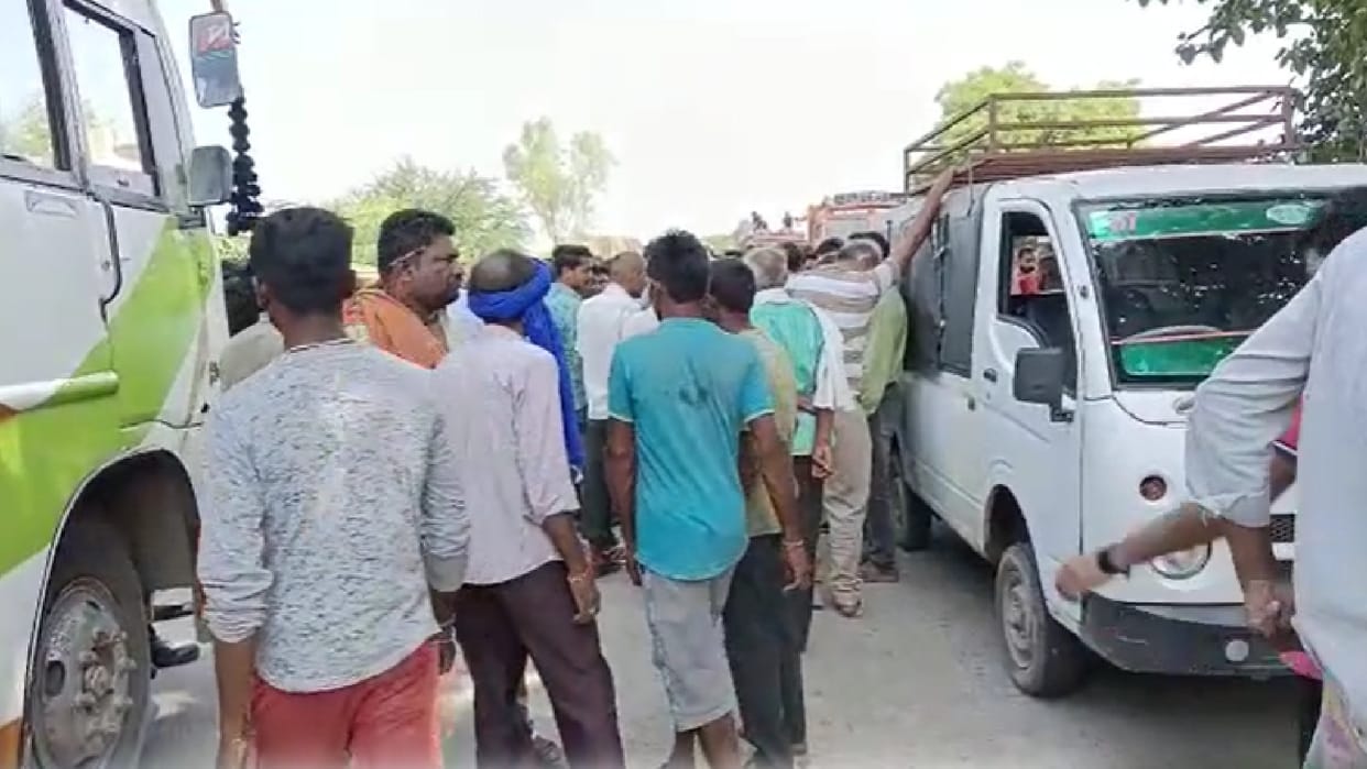student dies due to truck collision in Damoh, angry relatives jammed Damoh-Panna road
