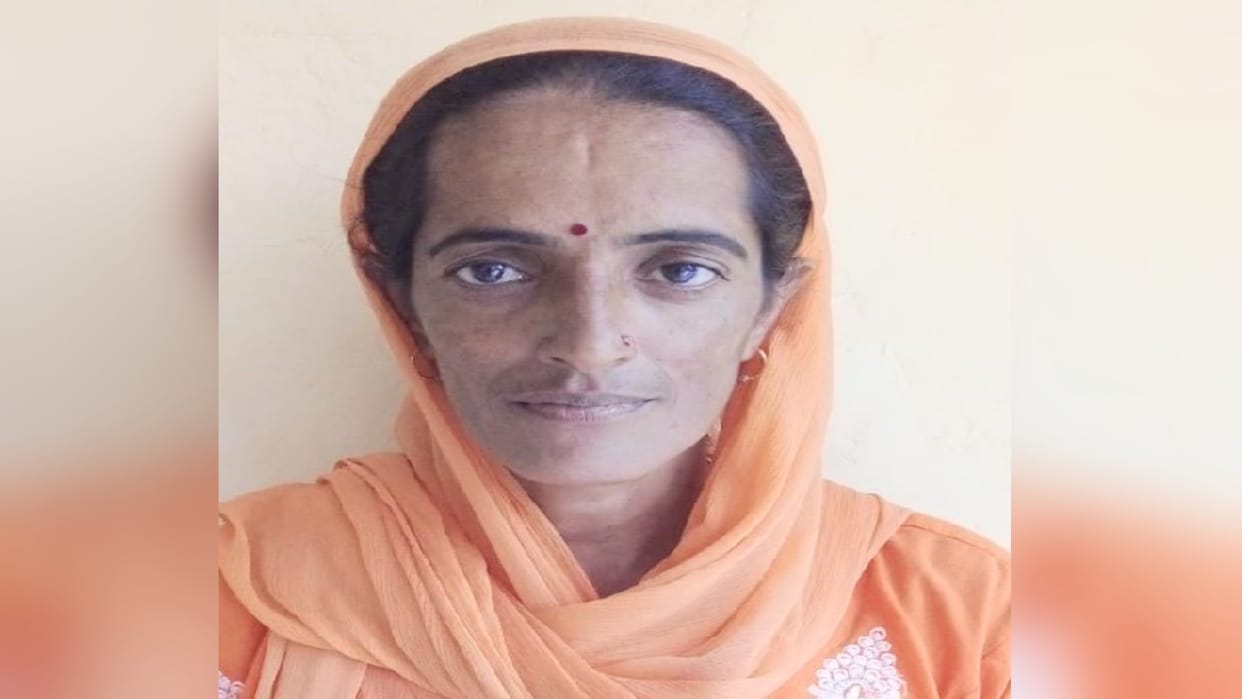 Leopard attacked a woman who went to bring fodder to the fields, saved her life from the scourge