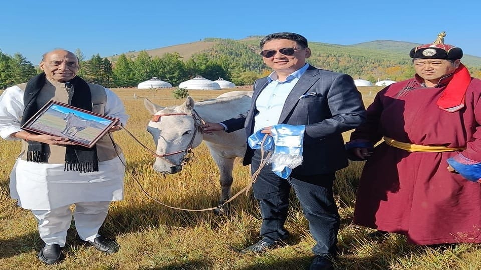 Mongolian President gifts horse to Defence Minister Rajnath Singh