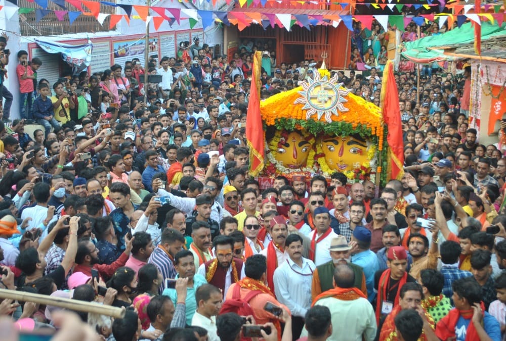 Nanda devi mahotsav 2022: Devotees huge crowd in Maa nanda Sunanda Doli yatra in almora photos