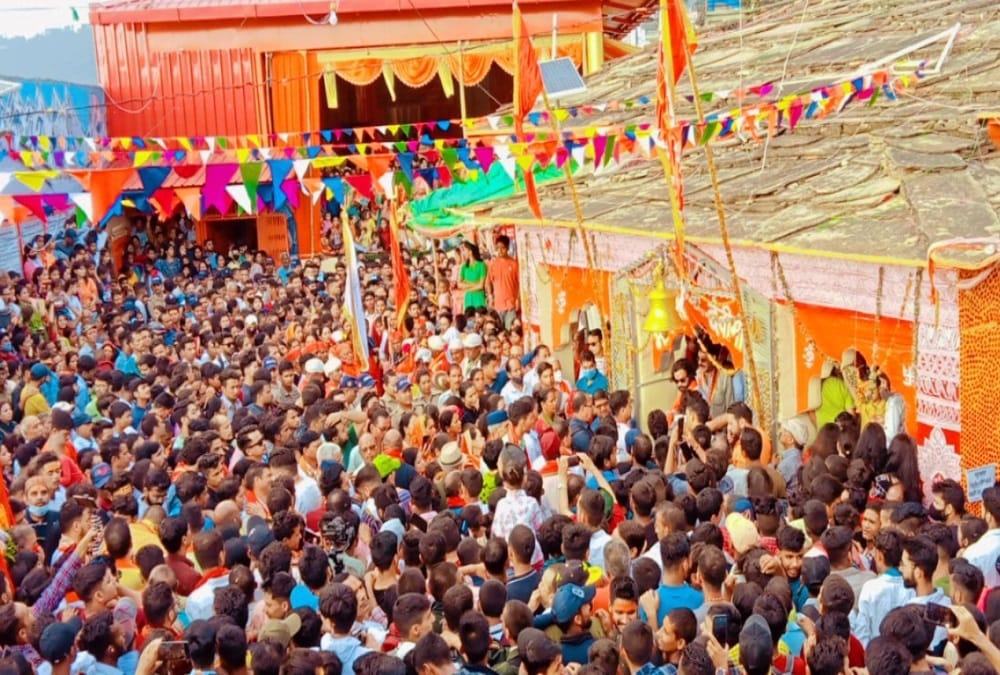 Nanda devi mahotsav 2022: Devotees huge crowd in Maa nanda Sunanda Doli yatra in almora photos