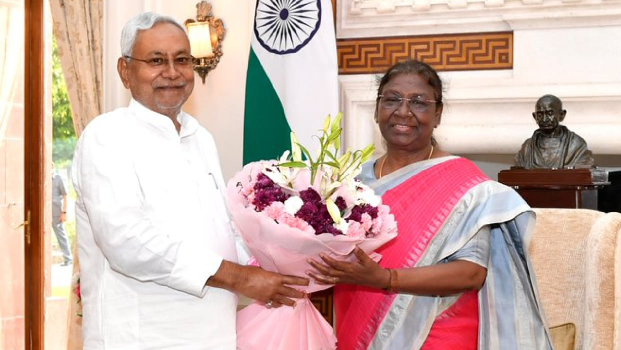 Bihar CM Nitish Kumar meets NCP chief Sharad Pawar Several Political leaders Updates