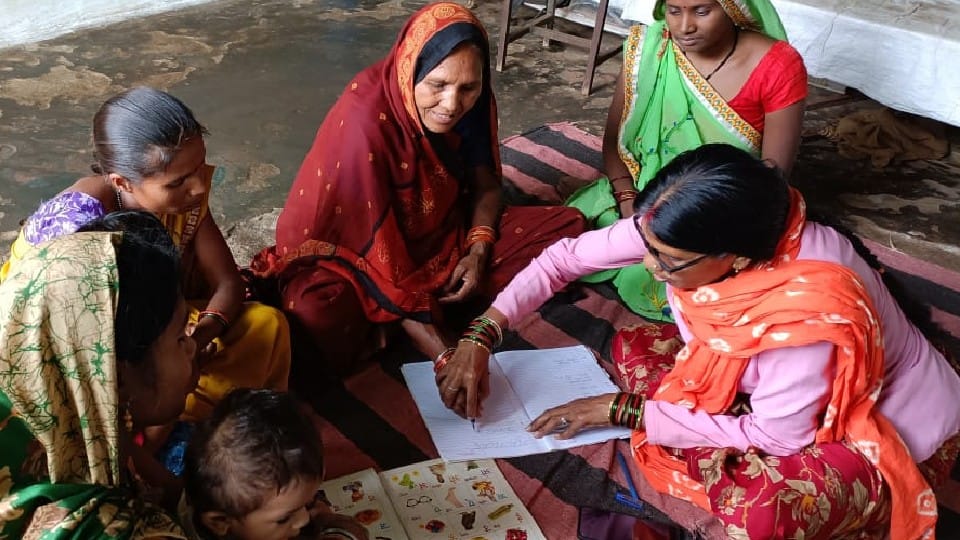 International Literacy Day: Indore in male literacy and Bhopal in female literacy