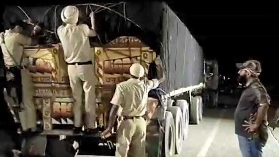 Pathankot DC seized three trucks engaged in illegal mining