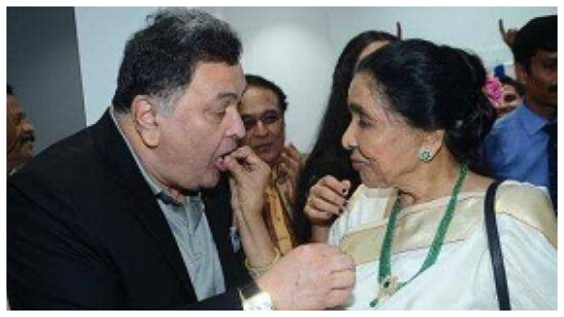 Asha Bhosle Birthday: Veteran singer likes cooking Know more about her personal and professional life