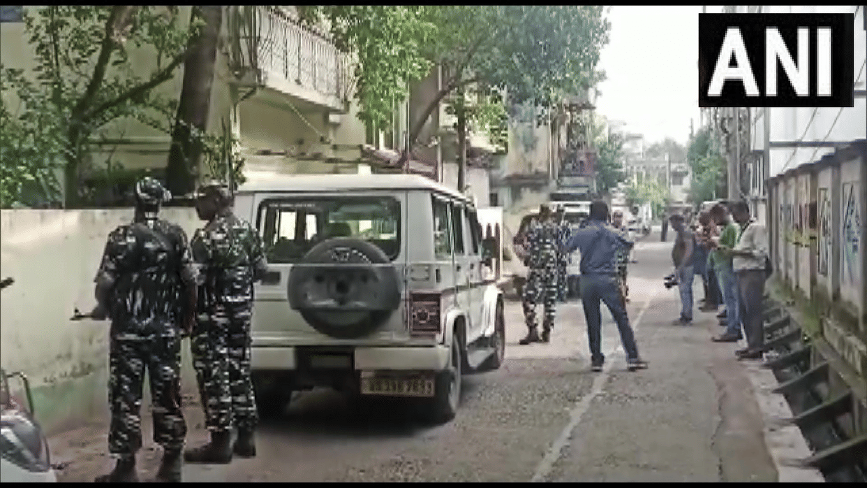 Coal Smuggling Case: CBI raids at TMC leader Moloy Ghatak's premises and other four location in Kolkata