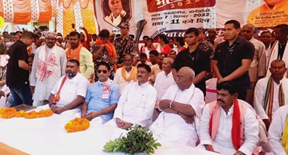 Karma Festival Ancient tribal culture came alive in Sonbhadra people danced on traditional music