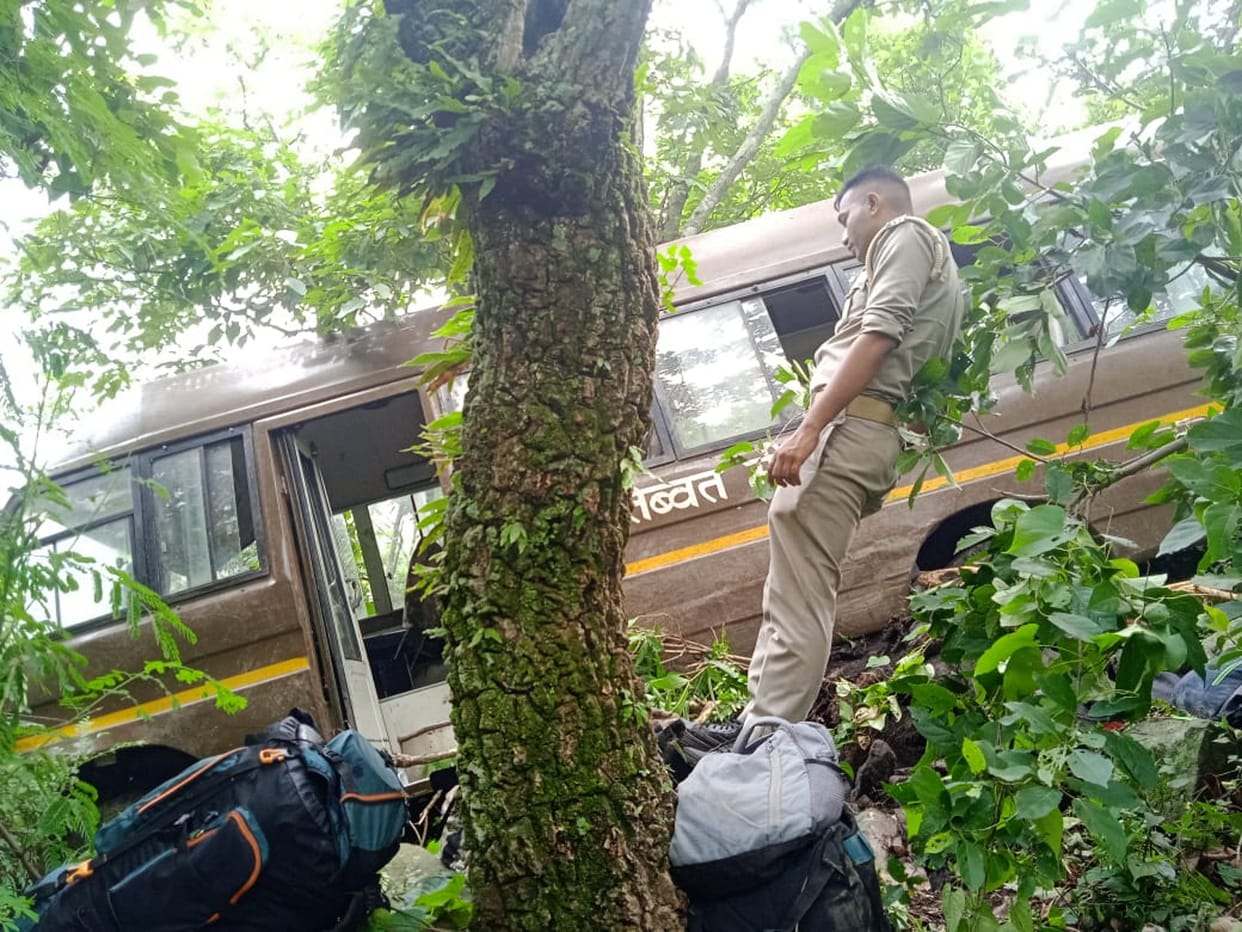 ITBP bus fell into a ditch Accident on Tanakpur-Pithoragarh National Highway