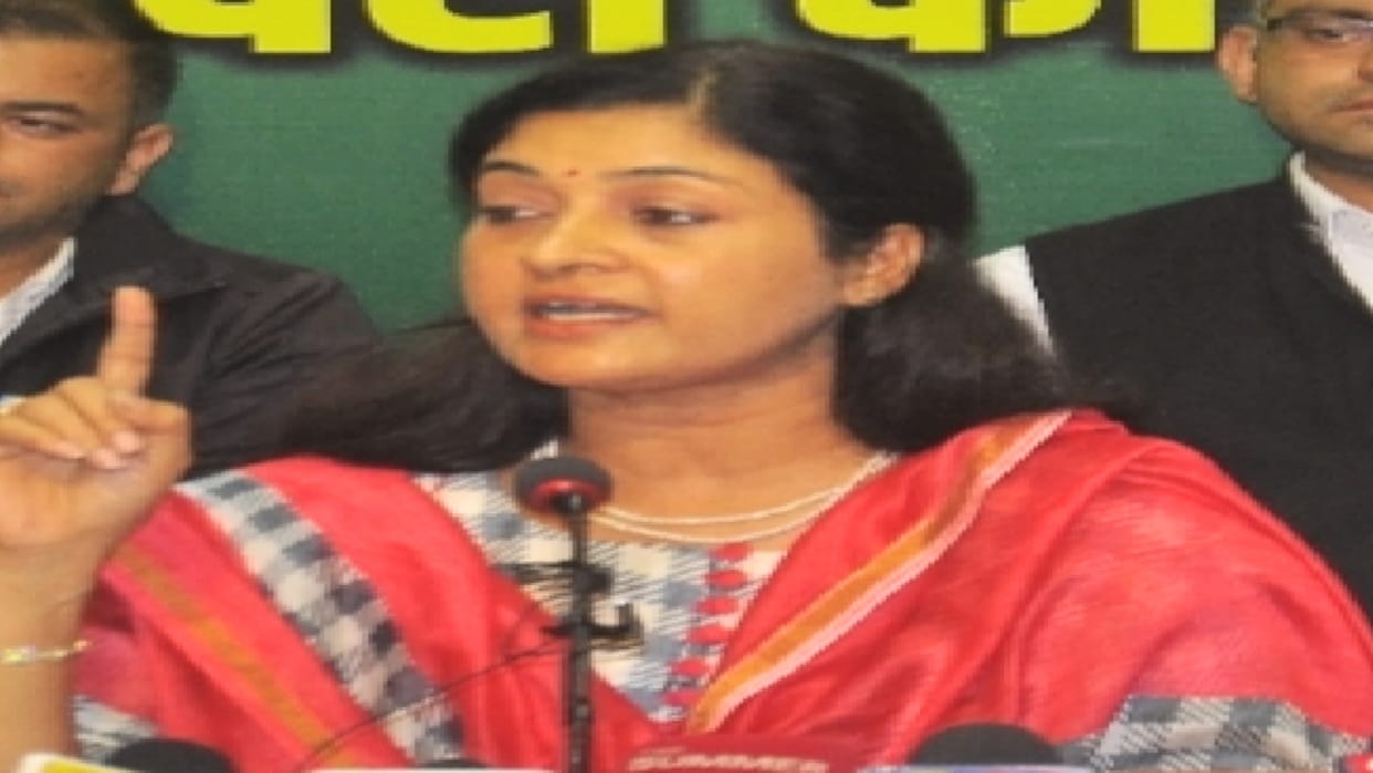 The country has become economically, socially weak due to the dictatorial policies of the Center: Alka Lamba