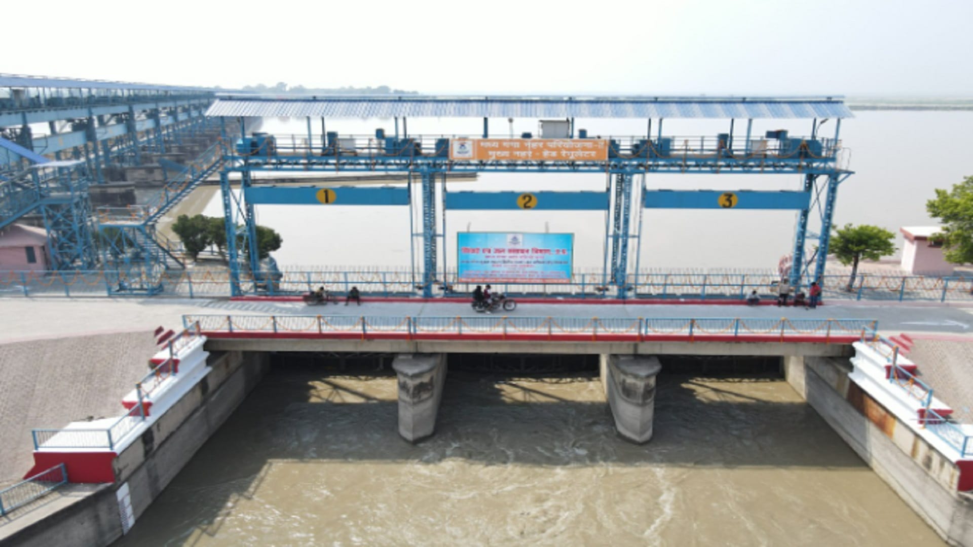 Madhya ganga canal is starting by Irrigation Department officers at today in Bijnor after 14 years