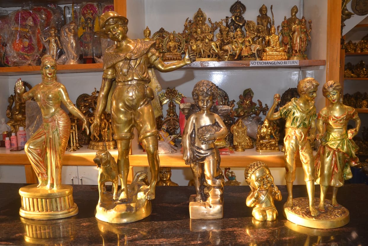 The market lit up with the demand of Diwali-Christmas
