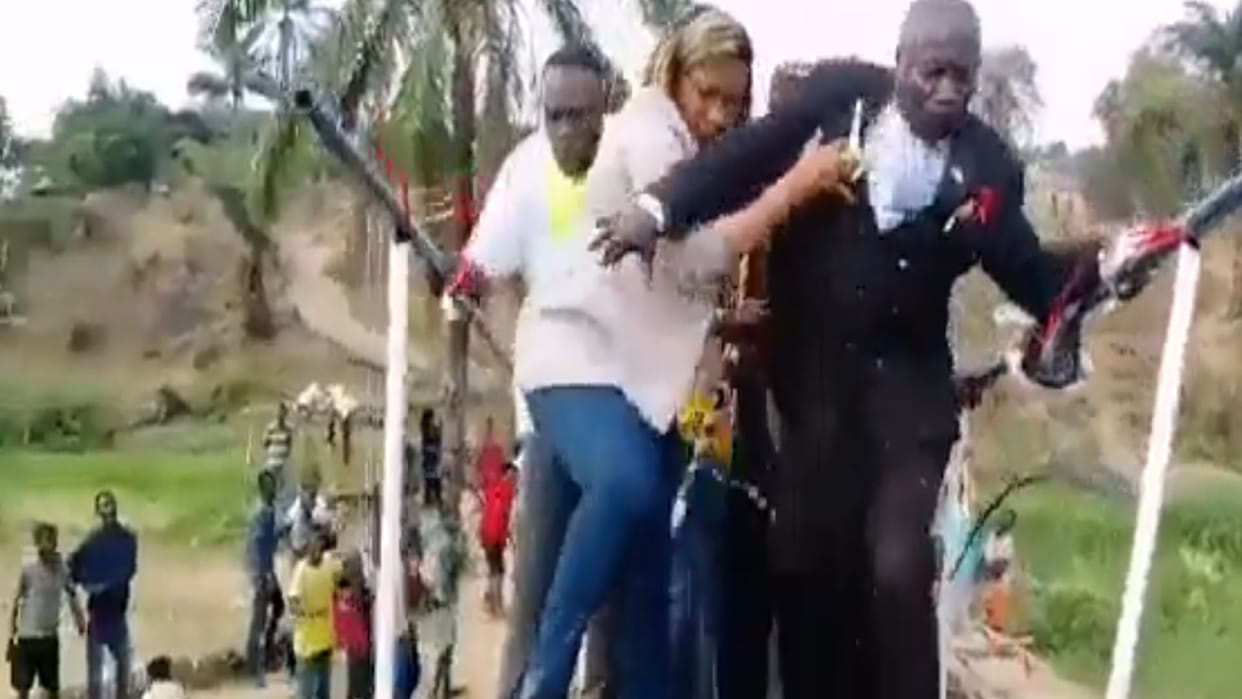 Viral Video bridge suddenly collapsed after inauguration in few seconds congo