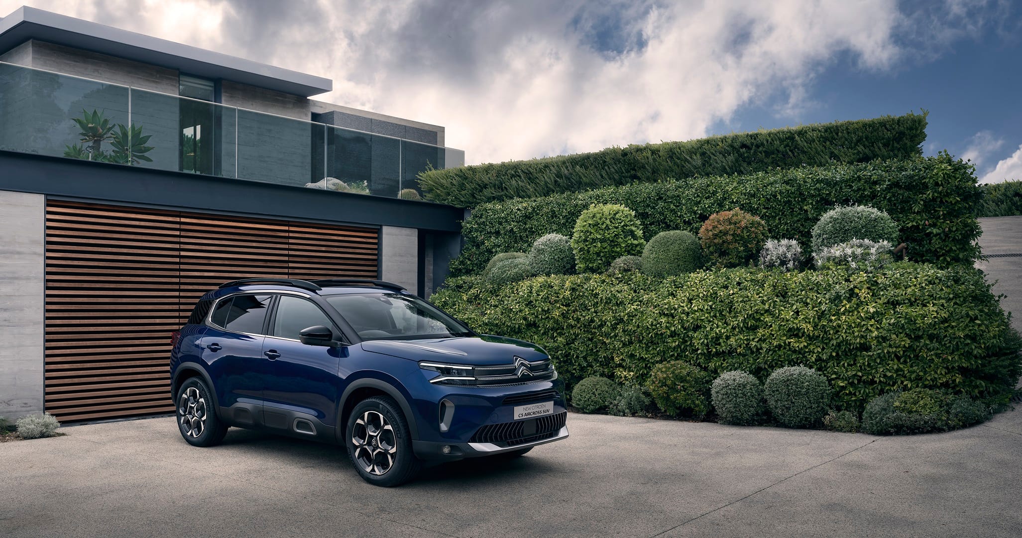 Citroen India launches new C5 Aircross 2022 SUV in India Knoe Price Features Specs News in Hindi