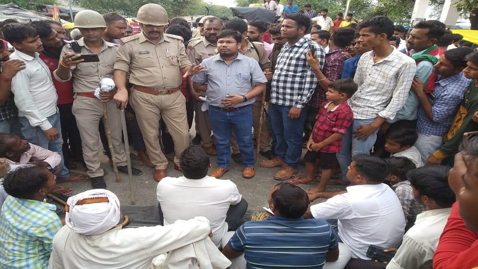 lack of electricity heavy power cut people facing problems in etah