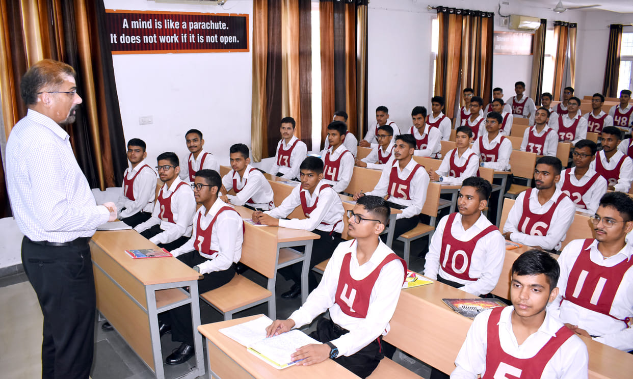 Experts gave tips to students in Gurukul, Kurukshetra