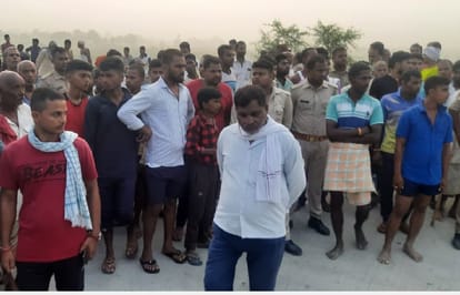 Three people died in a road accident due to over speeding car in ghazipur
