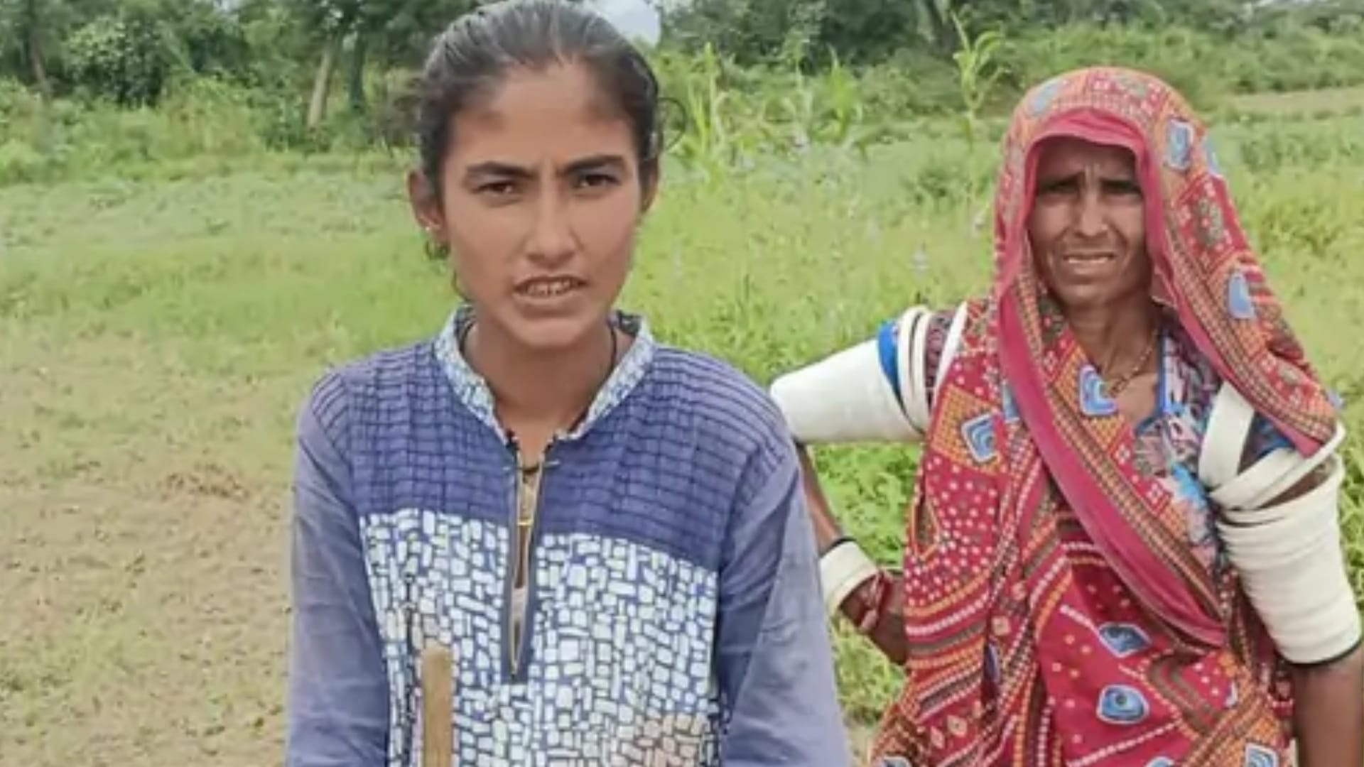 14 year old daughter fight with bear to save father in Sirohi