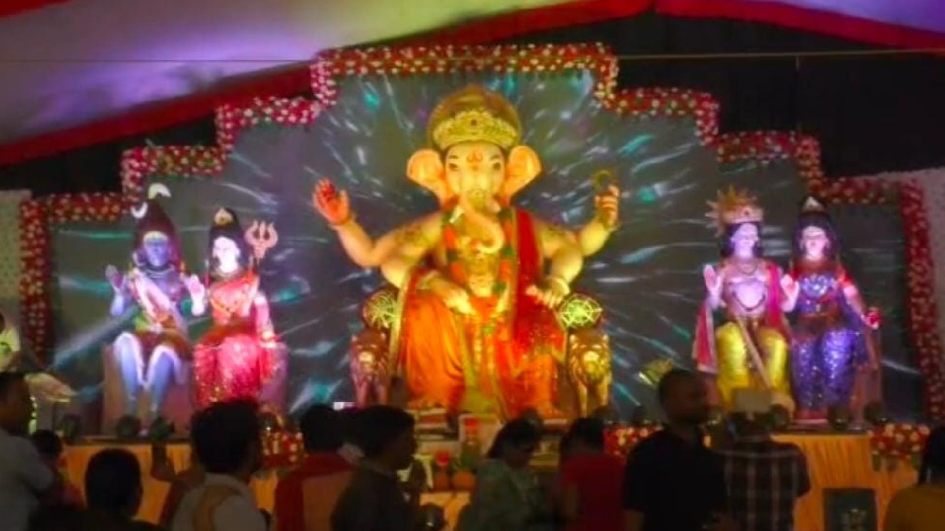 Vighnaharta Ganesh is the identity of this square of Katni, fair held every year for four decades