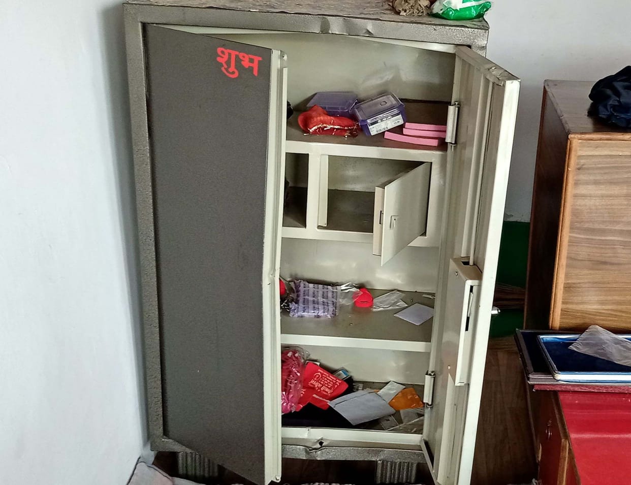 Theft in five shops in a single night