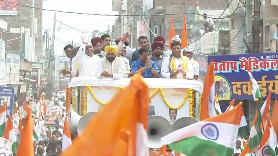 AAP Convenor Arvind Kejriwal lead Tiranga Yatra in Adampur of Haryana