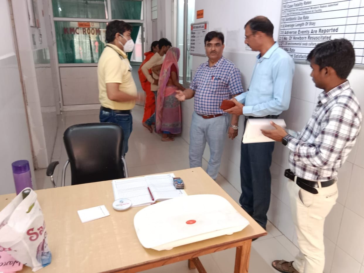 Banda: Additional director angry for not making signatures of doctors