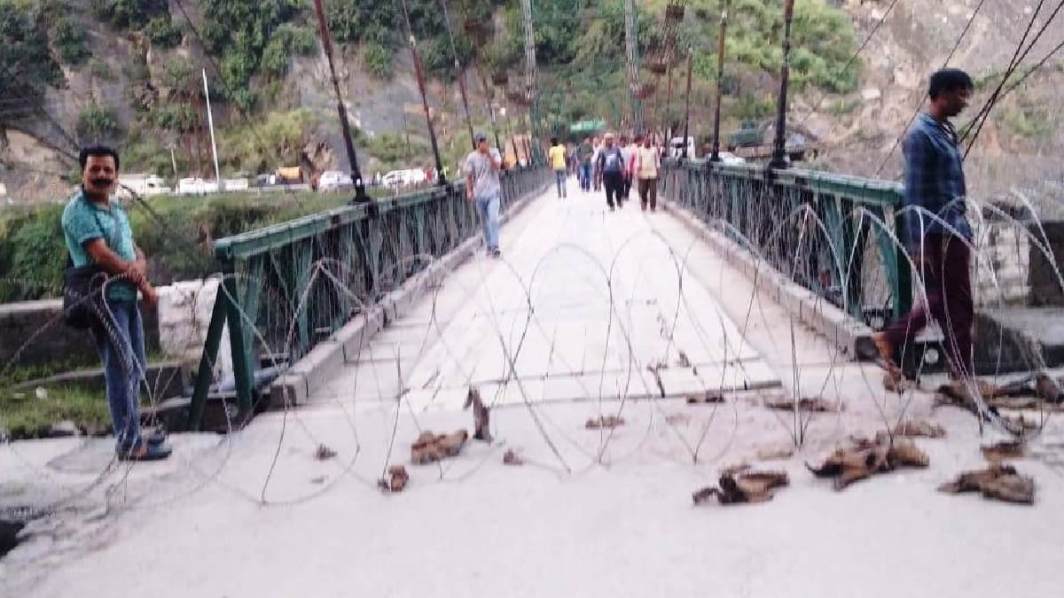Jhoola bridge in Ramban closed for all vehicular traffic