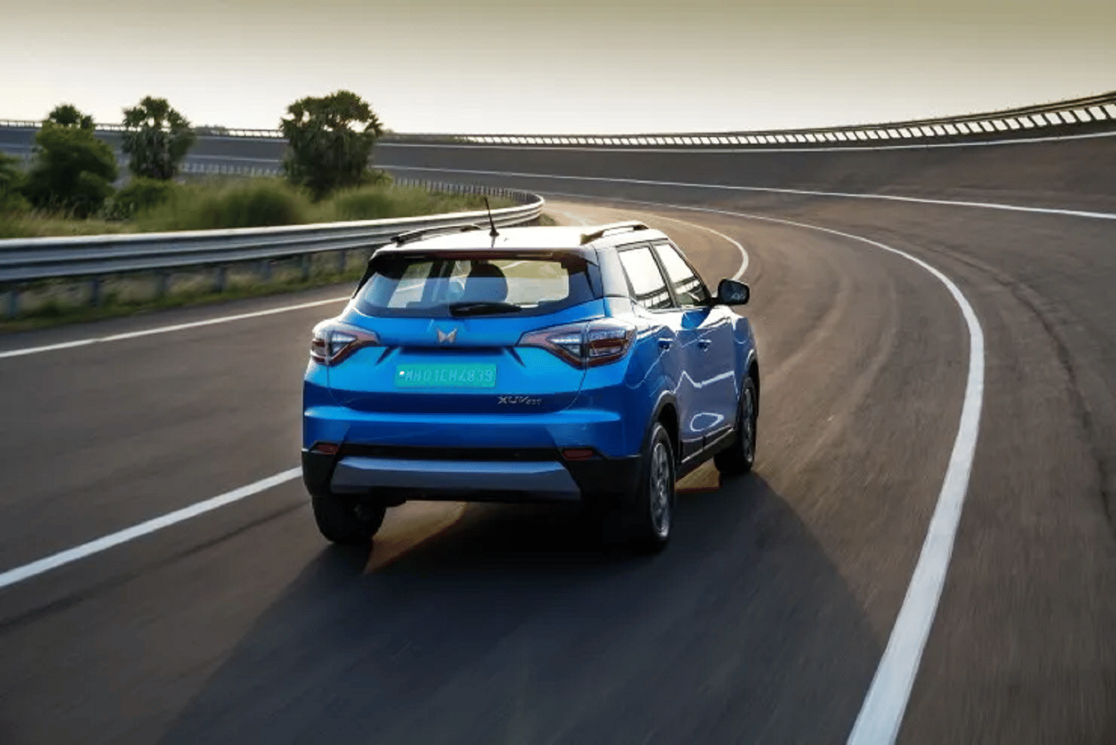 Upcoming Electric Cars Launch in January 2023 News in Hindi