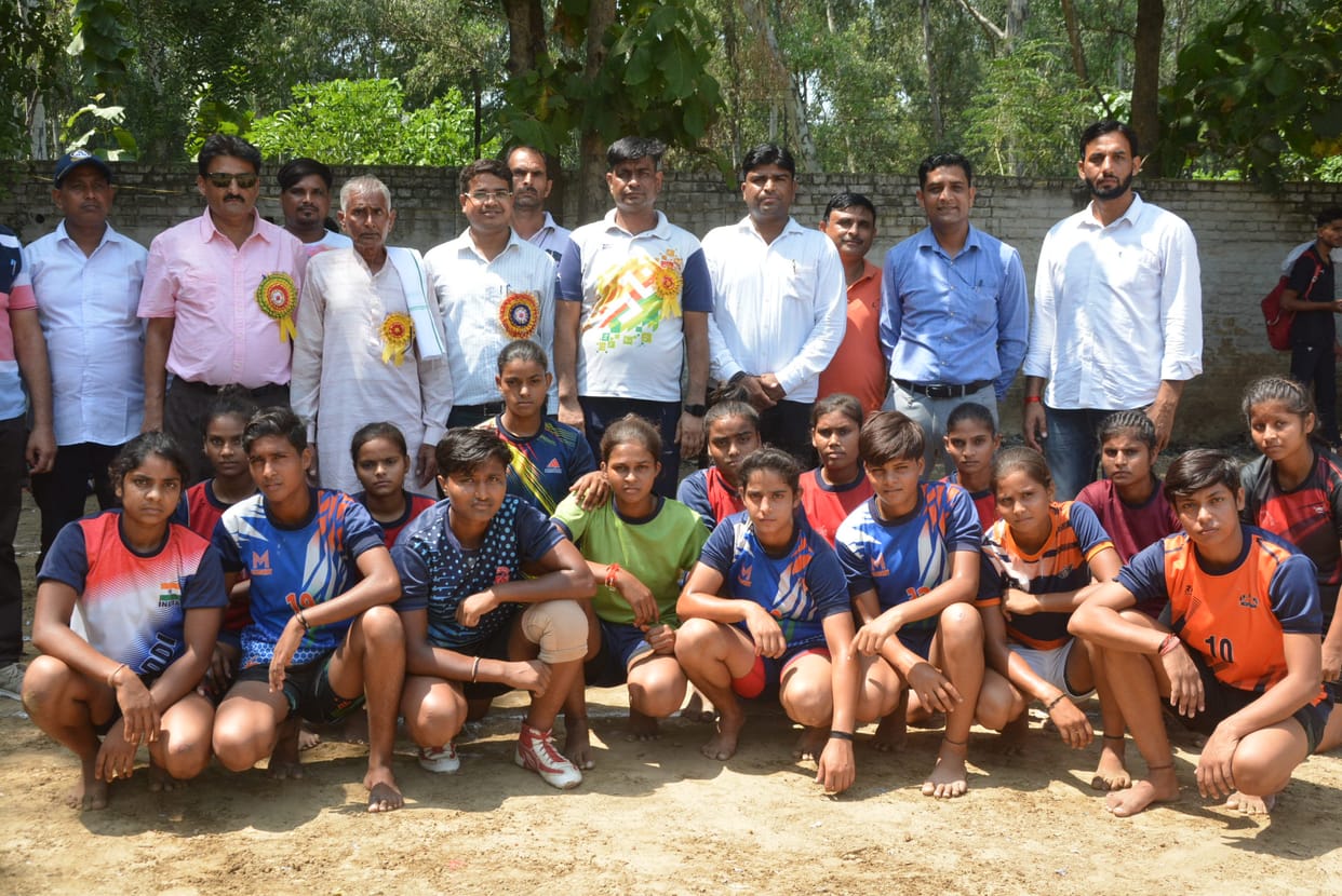Vaibhav and Aisha Praveen first in 100 meters race