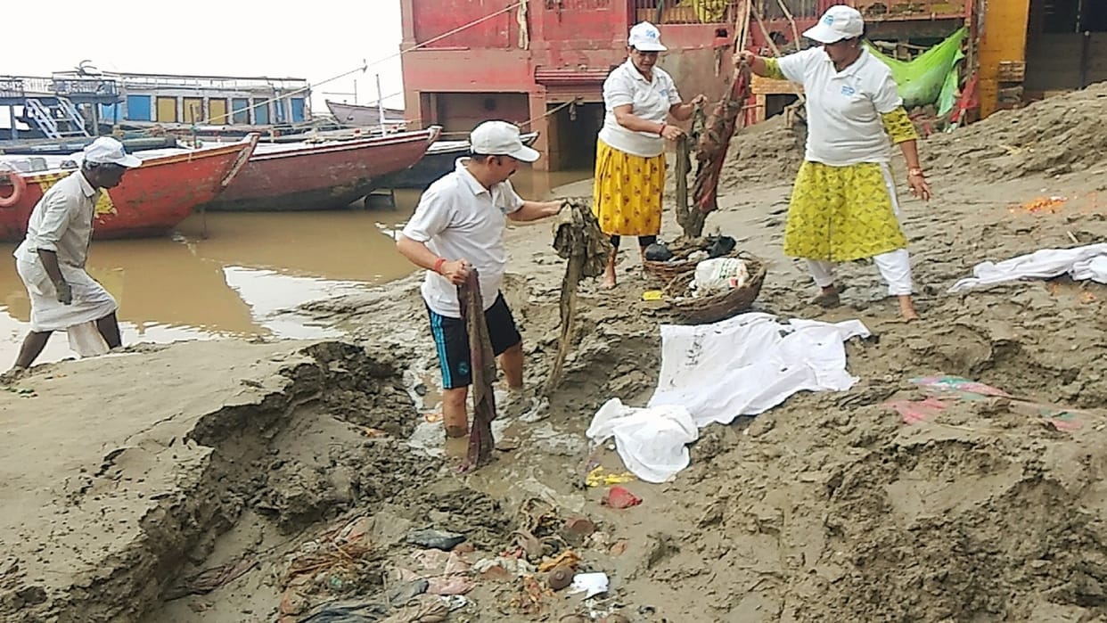 Special campaign of Namami Gange Cleanliness campaign launched at Dashashwamedh Ghat before Pitru Paksha