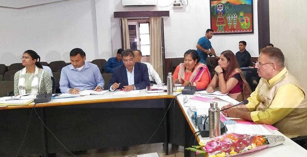 Officials to see public problems on the ground